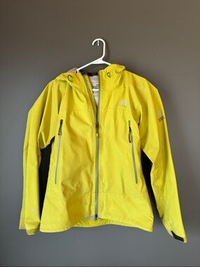 The North Face Yellow Summit Series Women's Waterproof Jacket MEDIUM